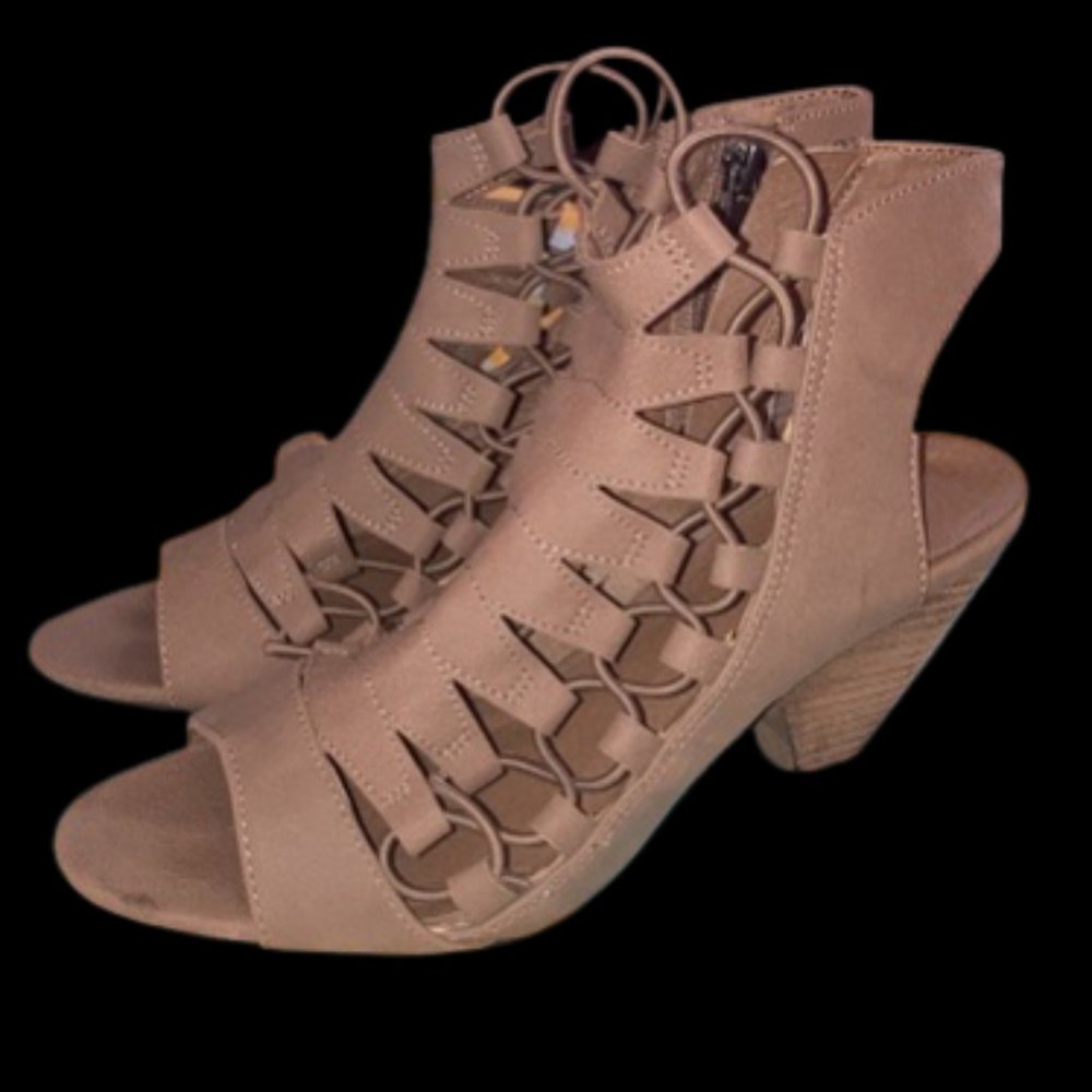 CATO brown heels size 7